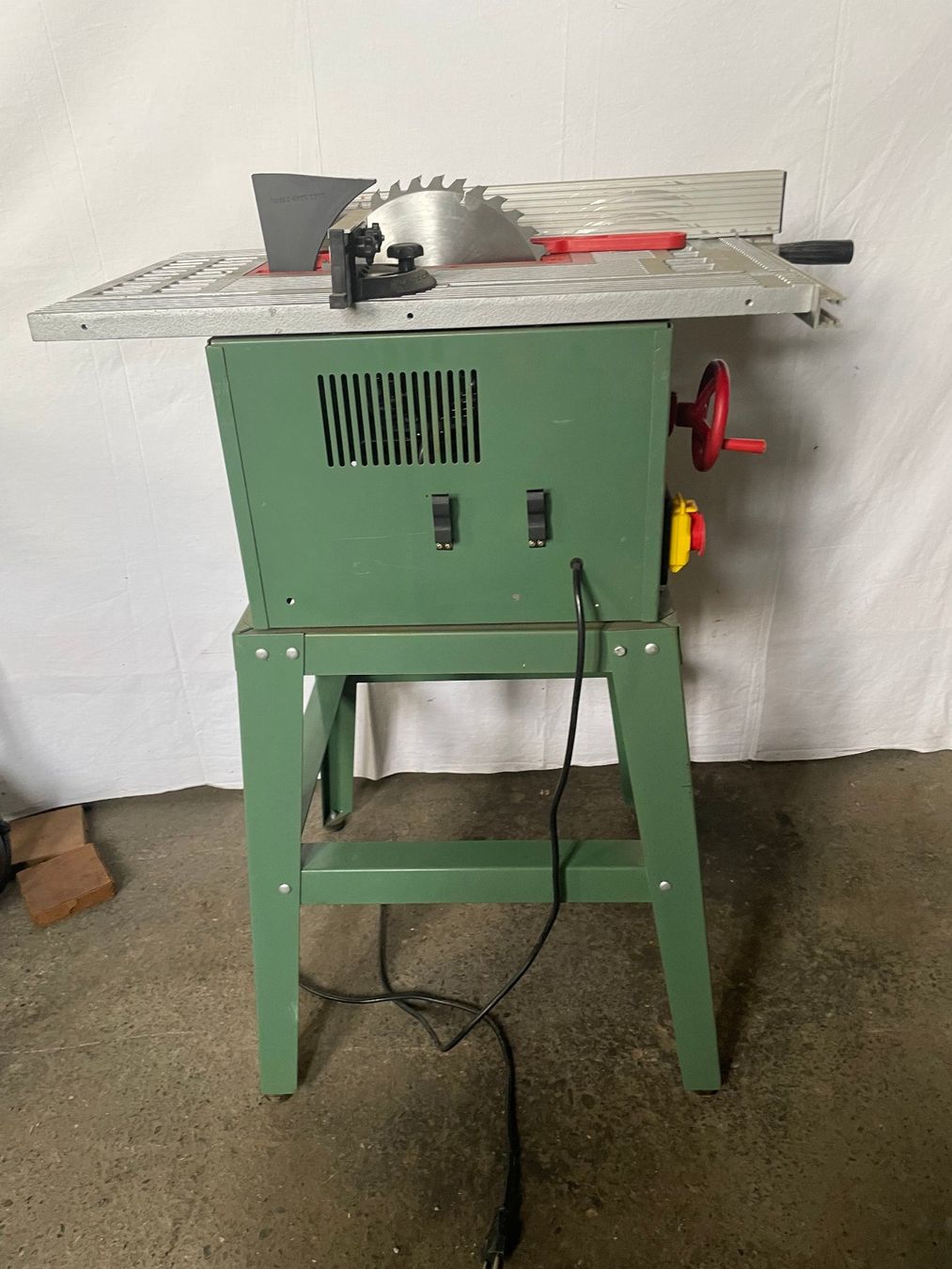 Toutes les machines: Scie circulaire de table – D'occasion à La Croix (Lutry) par netrajet 1