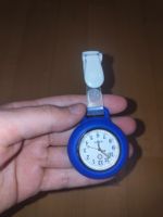 Neuwertige Schwesternuhr (QUARTZ), königsblau