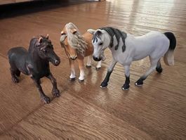 Schleich Pferde (schwarz, braun, weiss)