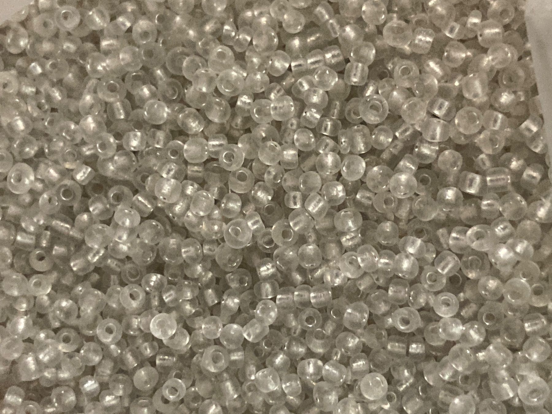 Perle (finte): Rocailles Perlen SILBER 150 g – Nuovo (secondo la descrizione) da Erlach venduto da Schaliko 1