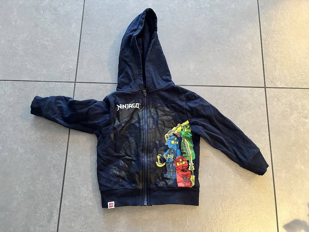 Giacche & Cappotti: Ninjago Jacke Gr. 104 – Usato da Emmenbrücke venduto da tanali
