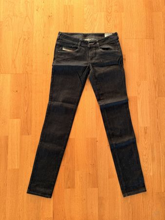 Diesel Jeans Damen Grösse W29 L32 dunkelblau guter Zustand