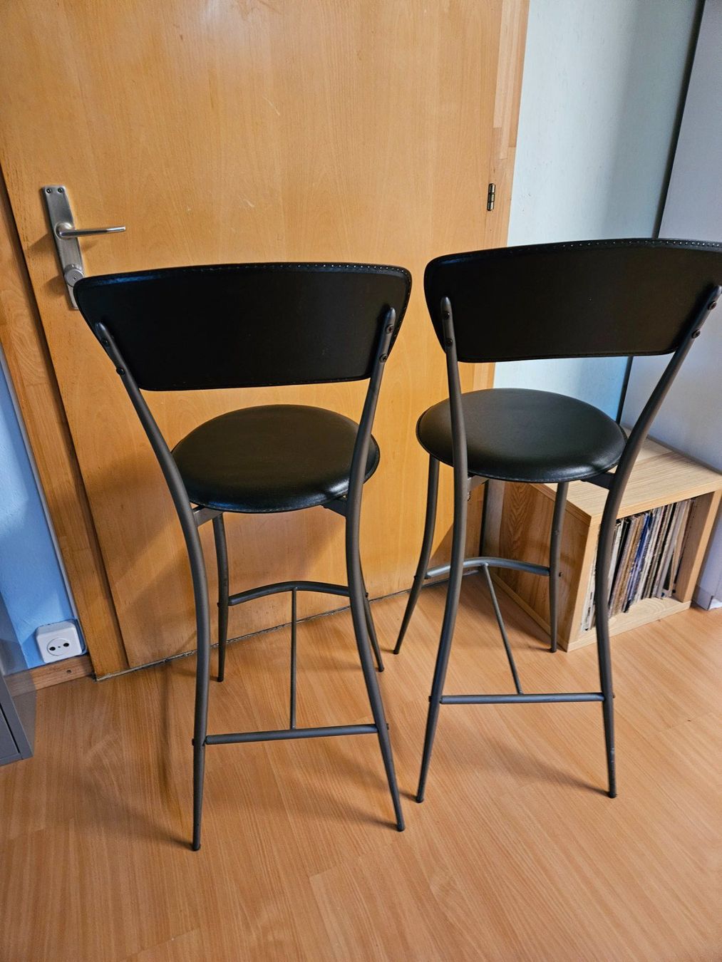 Sedie: 2er Set Barstuhl / Barhocker mit Lehne, Kunstleder – Usato da Wiezikon b.Sirnach venduto da Bb7 1