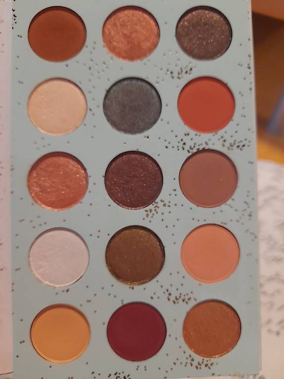 Make-up: Colourpop eyeshadow palette – Usato da Hochdorf venduto da gal_w9hk 3
