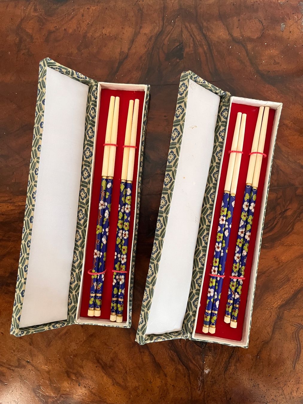 Set di posate: 2 Sets Cloisonné Essstäbchen, OVP – Usato da Steckborn venduto da bluepapillon