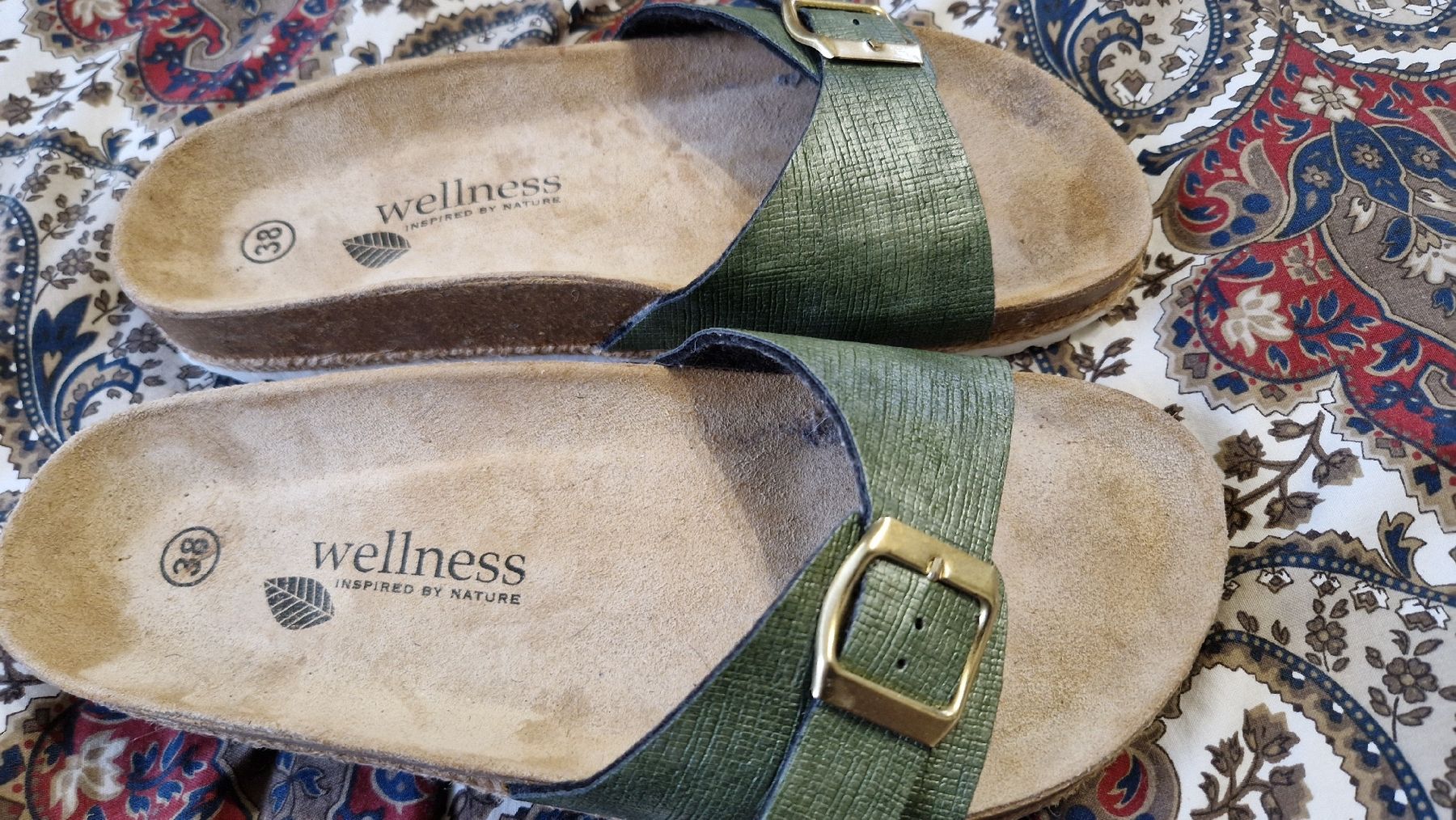 Scarpe da donna: Olivgrüne Wellness-Pantoletten – Usato da Oberengstringen venduto da Sheera7 1