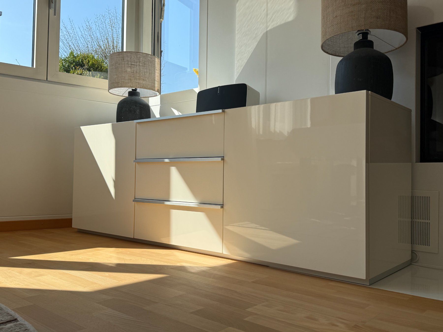 Cassettiere: High-end lacquered dresser – Usato da Zug venduto da wil_h6ld