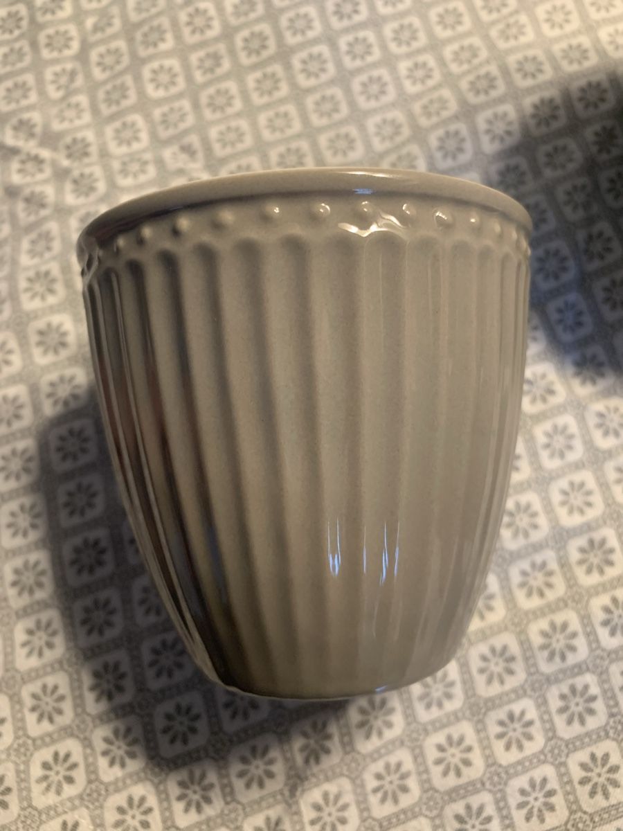 Greengate Tazze: 4 Latte Cup Becher von Greengate warm grey – Usato da Ellikon an der Thur venduto da Bali1999 4