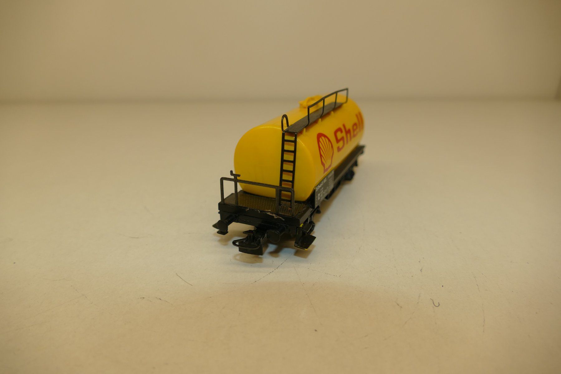 Märklin Trains électriques: Märklin H0: DB Kesselwagen Shell – D'occasion à Niederhasli par rail-duerst 1