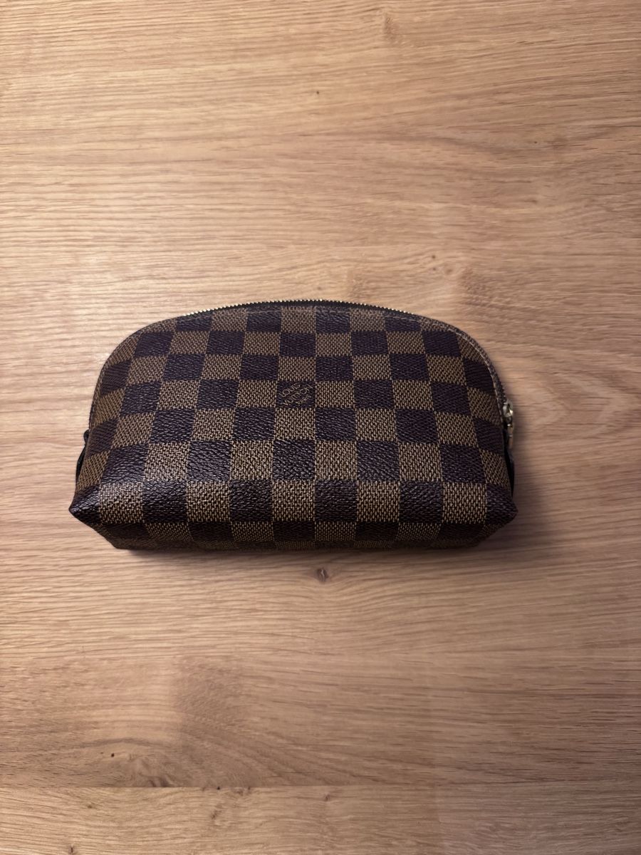 Louis Vuitton Custodie per cosmetici: Louis Vuitton Damier Ebene Cosmetic Pouch – Usato da Zollikerberg venduto da P4SH4 2