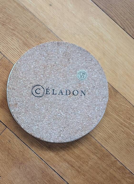 Piatti di portata: Dessous de plat artisanal en grès Celadon Paris, comme neuf – Usato da Chêne Bougeries venduto da guimzou 1