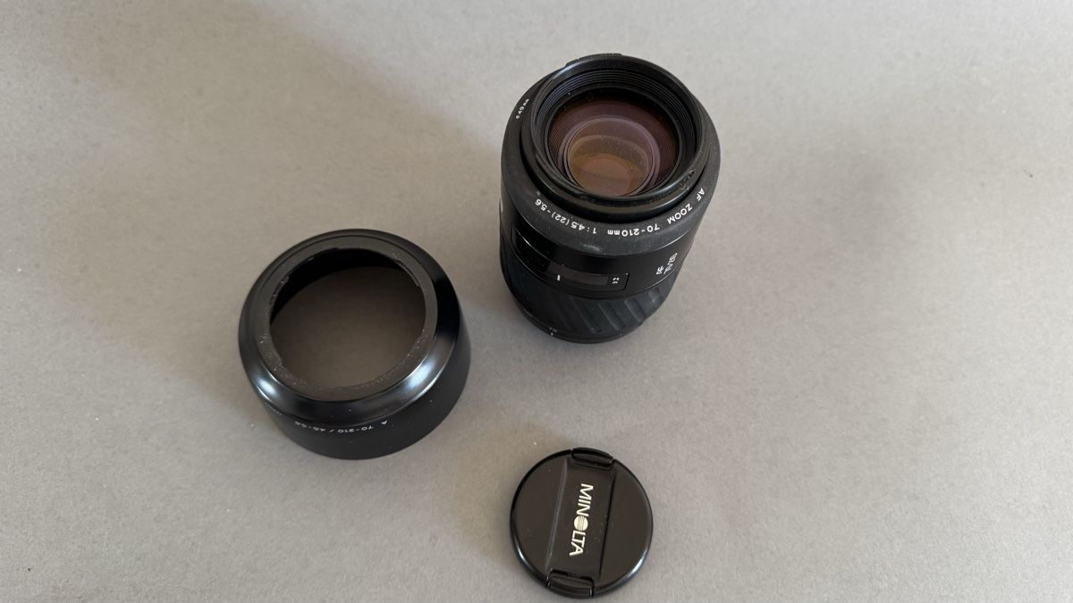 Minolta Objektive: Objectif Minolta 70-210 mm + pare-soleil – Gebraucht aus Lausanne von FAST-FAST