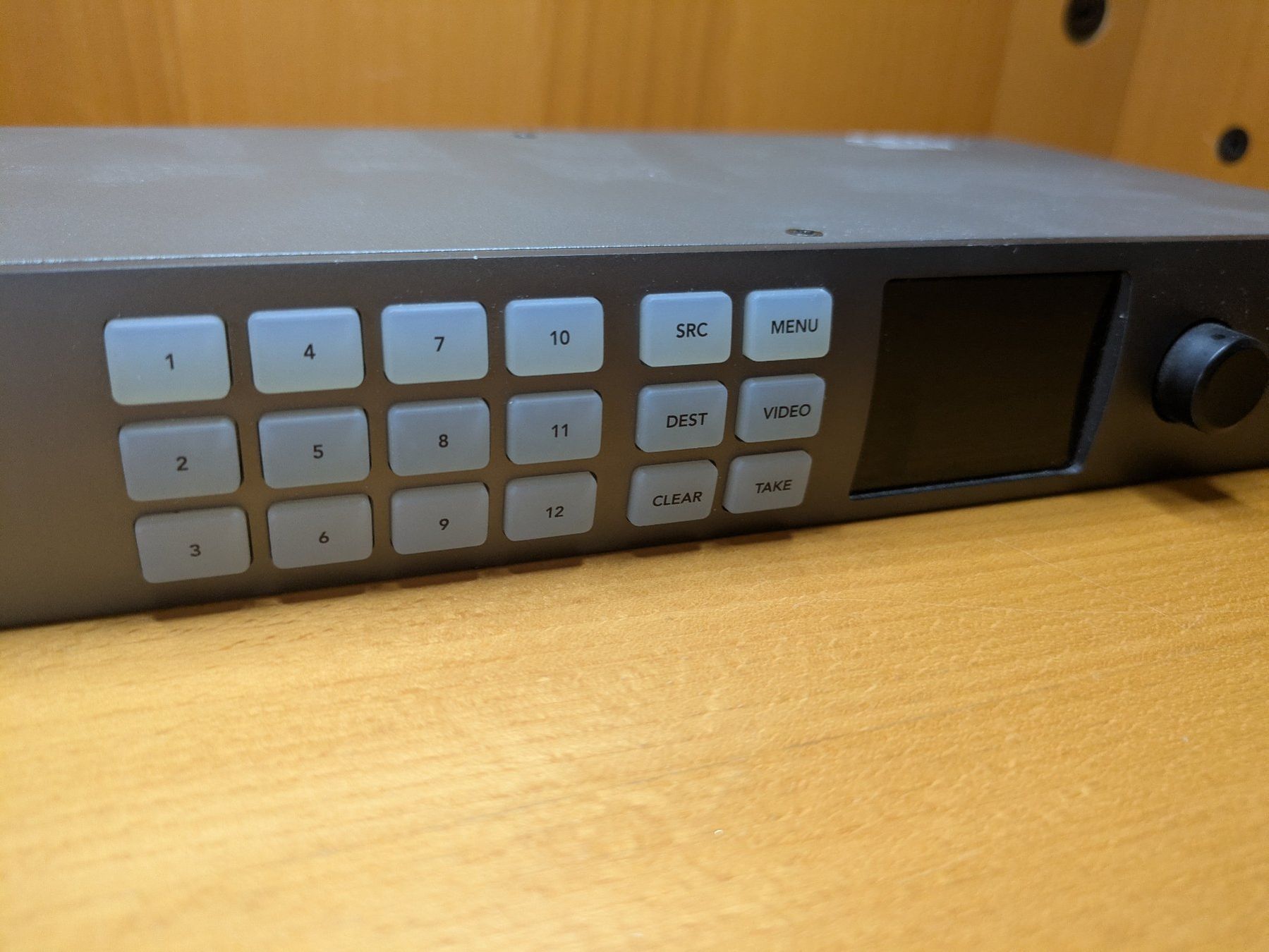 Hub & Switch: Blackmagic Design Smart Videohub CleanSwitch 12x12 – Usato da Neerach venduto da ciegolink 3