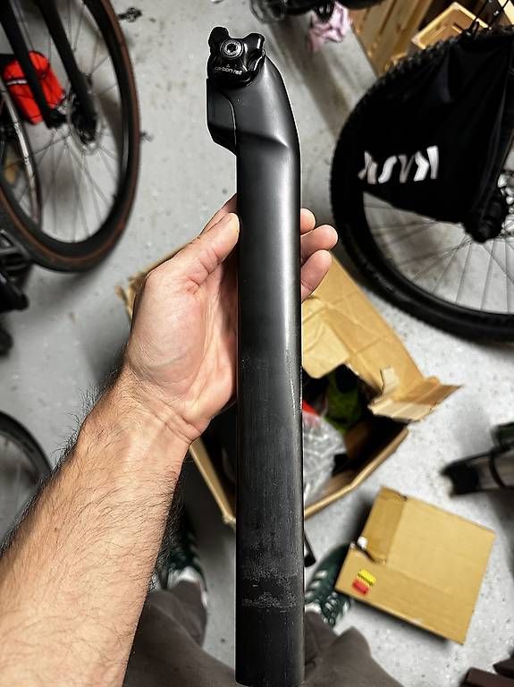 Pezzi di ricambio: S-Works Tarmac SL7 Carbon Seatpost – Usato da Zug venduto da lstefano1 1
