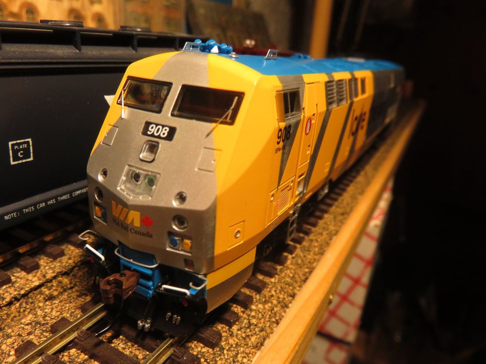 VIA RAIL Canada P42 DC Nr:908 | Kaufen auf Ricardo