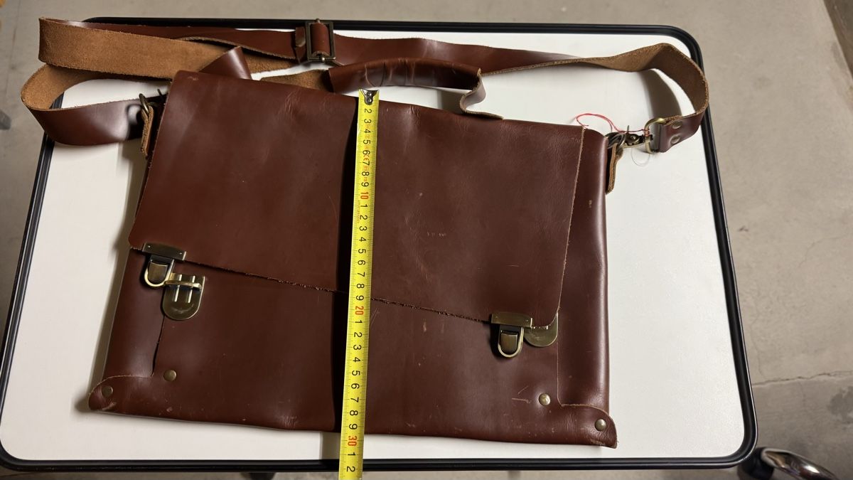 Taschen: Sac bandoulière en cuir – Neu (gemäss Beschreibung) aus Granges-paccot von sparkle_