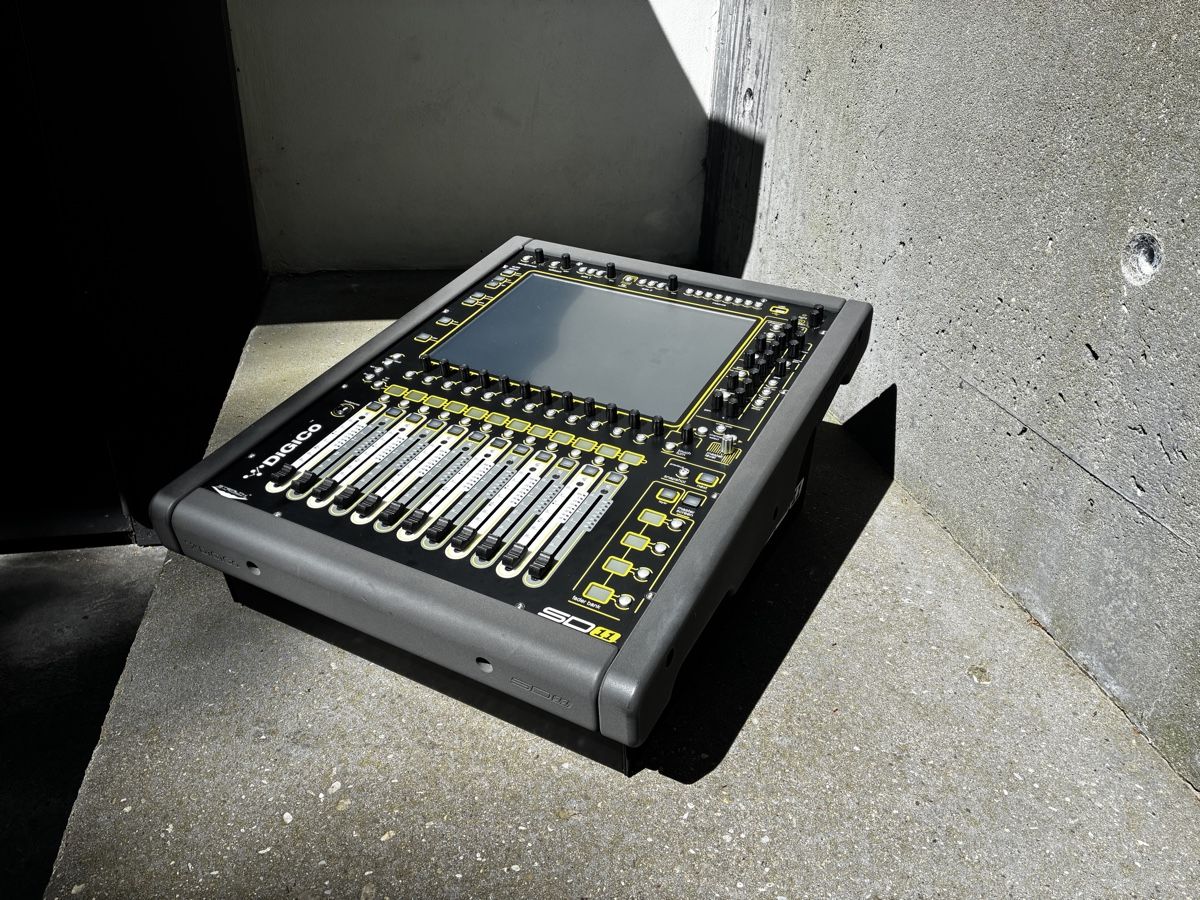 Console di mixaggio: Digico SD11i digitales Tonmischpult, mit UB Madi – Usato da St. Gallen venduto da Thomas--Schwarz