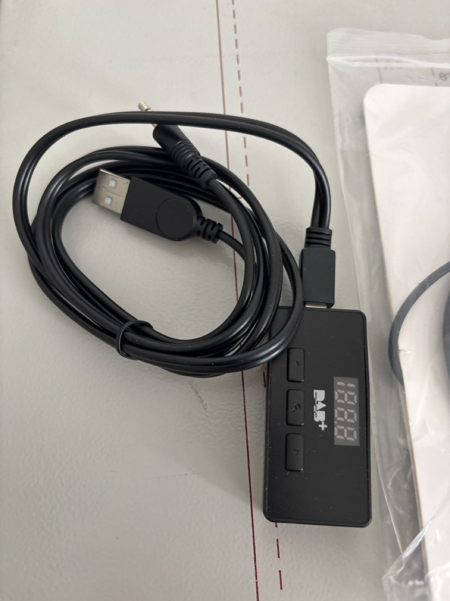 Récepteurs: DAB+ Adapter / Receiver mit Scheiben Antenne – Neuf avec emballage d'origine à Ettingen par Blauenblau 1