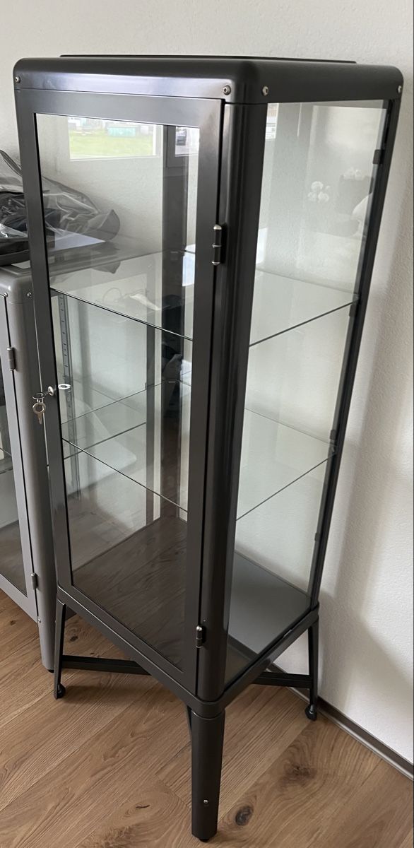 Ikea Vitrines: Ikea Fabrikör Vitrine – D'occasion à Tafers par thunsch_ 1