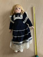 Bambola da collezione blu
