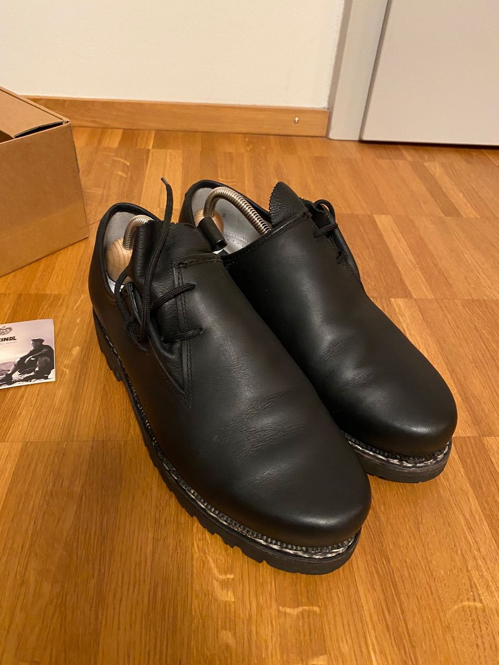 Meindl Scarpe da uomo: Meindl Trachtenschuh 85 M – Usato da Basel venduto da Enzoferrari 1