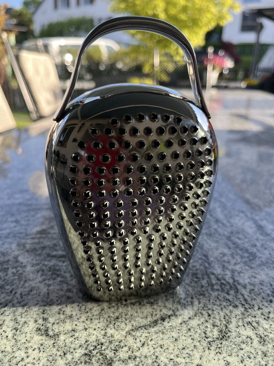 Alessi Elettrodomestici da cucina: Alessi Käsereibe Neu – Nuovo e nell'imballaggio originale da Richterswil venduto da Ness