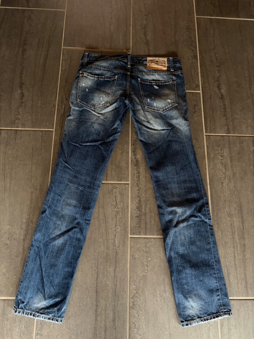 Dsquared2 Jeans: Jeans Dsquared2 en taille 44 – Usato da Martigny venduto da Sessalie 2