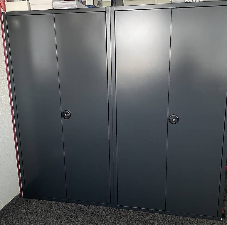Armadi: Armoire métallique de qualité – Usato da La Neuveville venduto da logane42 2