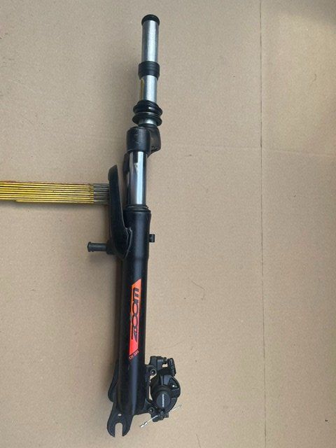 Pièces détachées: fourche vélo ZOOM 26' – D'occasion à Ursy par DK8 2