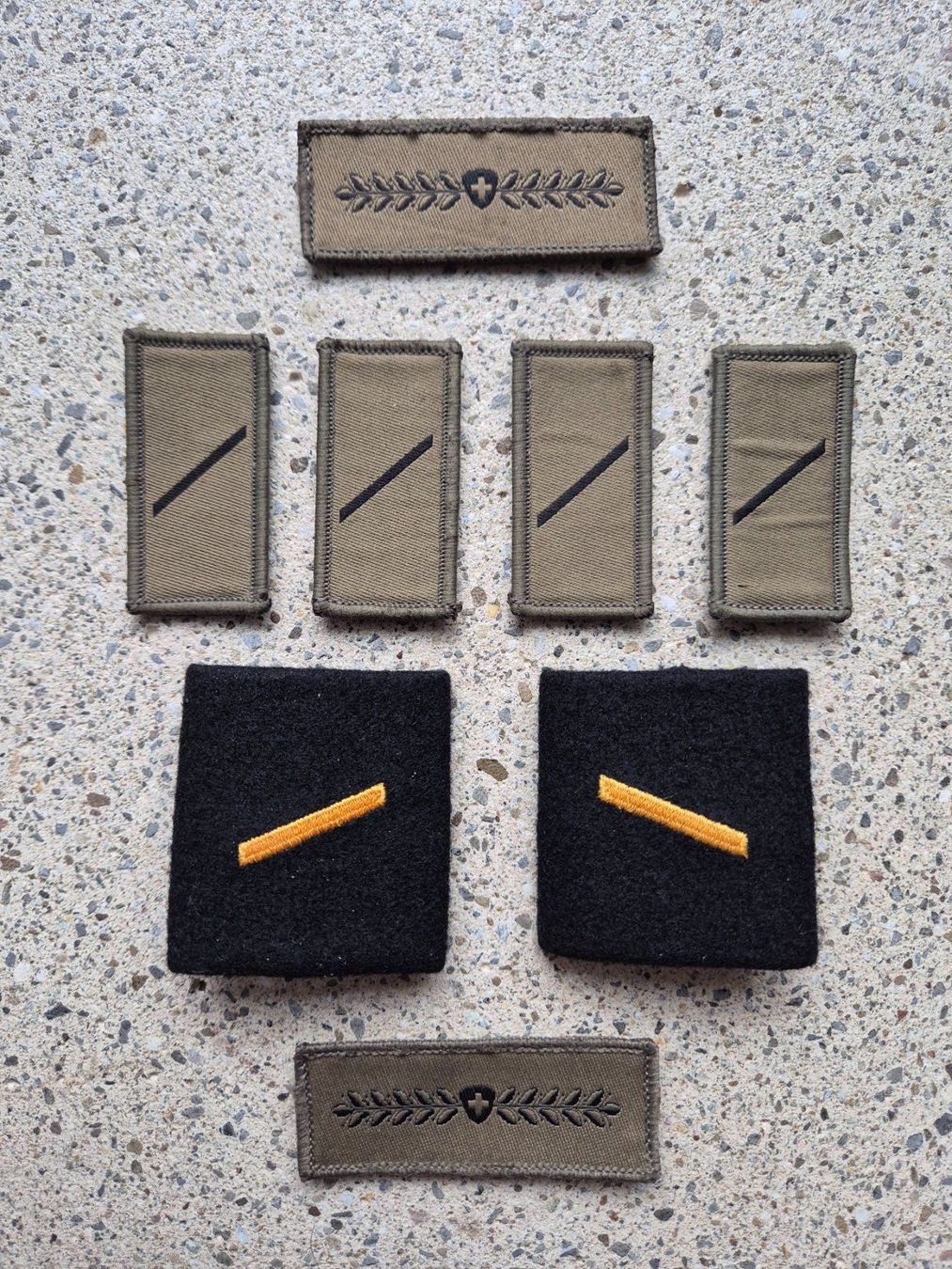 Schweizer Armee Placchette & Badge: *** Abzeichen Set Soldat klett Set *** – Usato da Riedholz venduto da fr_sIruP