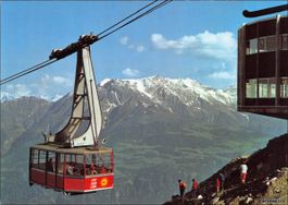 Laax GR // Luftseilbahn Crap Sogn Gion rote Gondel Sommer