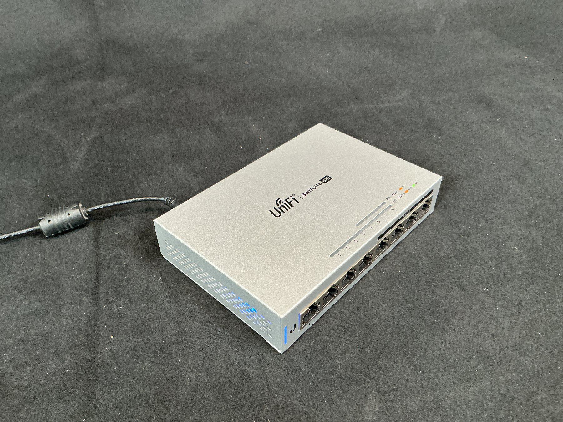 Ubiquiti Hub & Switch: UNIFI SWITCH 8 60W – Usato da Richterswil venduto da Restwert_Richterswil 1