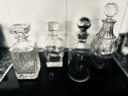 Karaffe Whisky Flasche Set 4 stück Glas Vintage guter Zustan