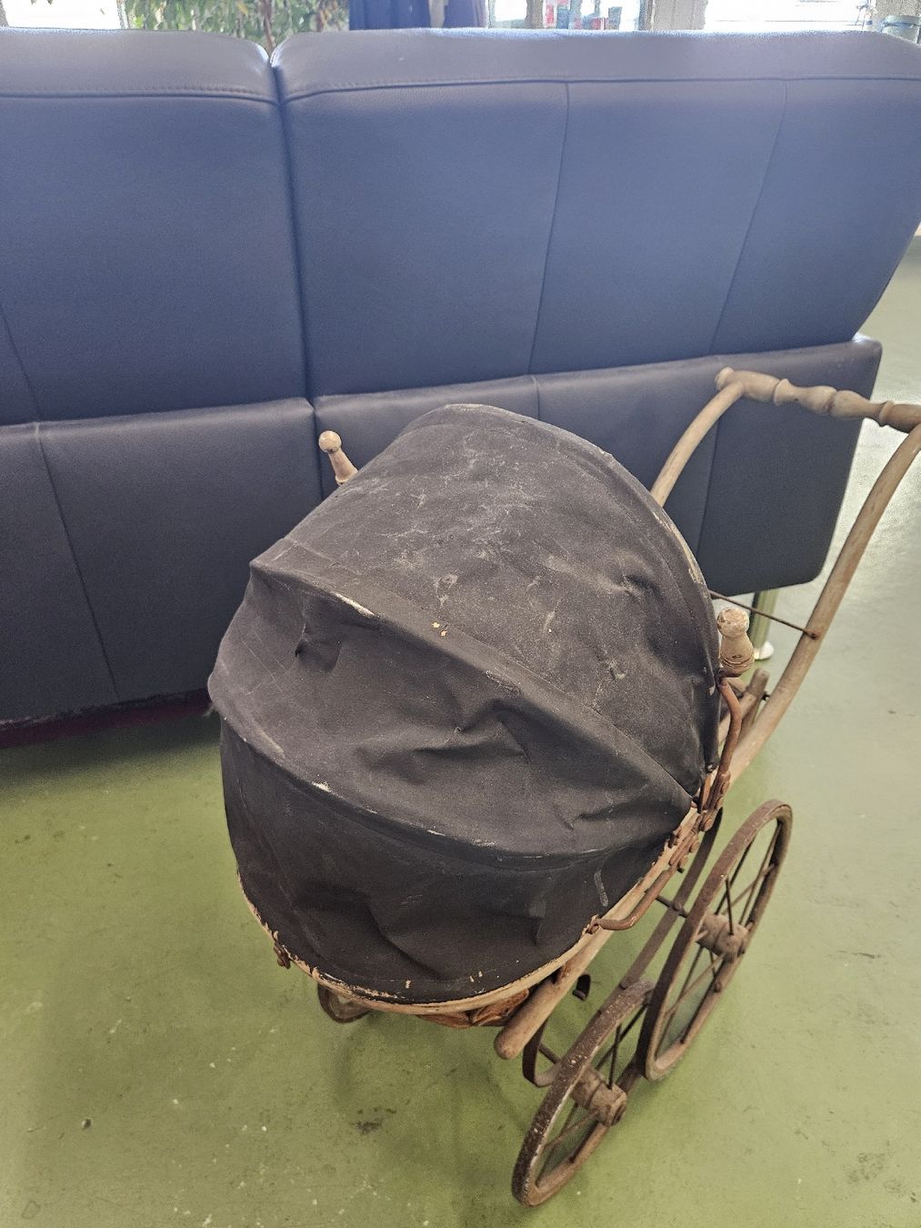 Carrozzine per bambole: Antiker Puppenwagen  – Usato da Pratteln venduto da Cartonsducoeur_bl 5