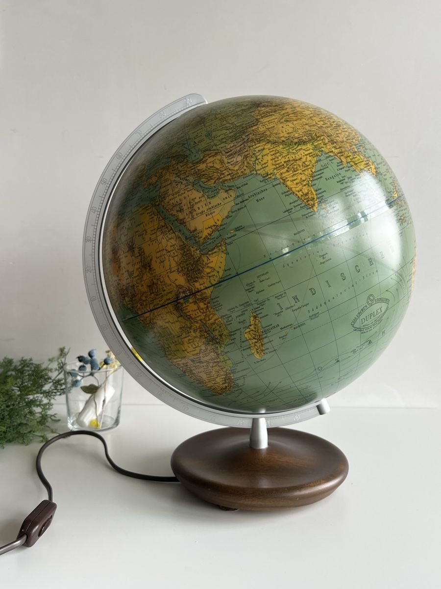 Lampade: Large Vintage Illuminated Globe Columbus Erdglobus Duplex – Usato da Oberägeri venduto da Theonose74