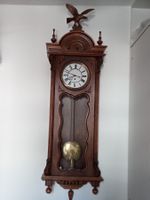 1 Gewichtige Wiener Uhr mit Adler