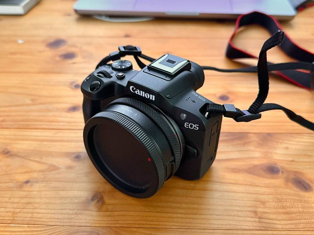Canon Fotocamera: Canon EOS R50 Body, mit 3 Akkus – Usato da Wetzikon ZH venduto da sackheimbeutlin 3