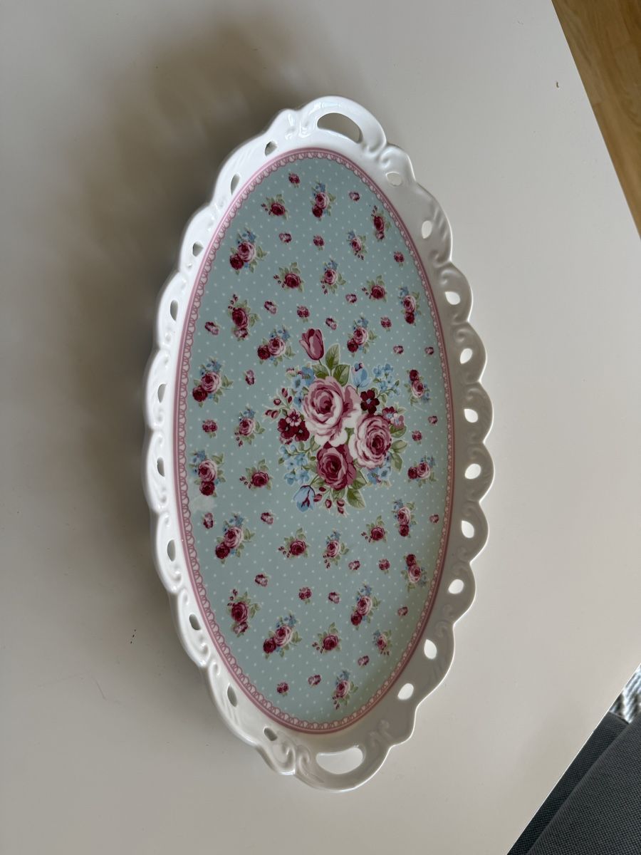 Piatti di portata: Serviertablett oval mit Rosenmuster Keramik  – Usato da Winterthur venduto da ivule2000 2
