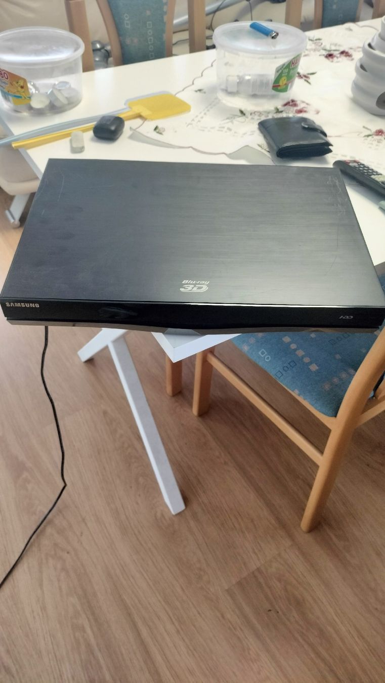 Samsung Multimediaplayer & Streamer: Samsung BD-E8500 3D Blu-Ray Player – Gebraucht aus Gossau SG von Wertiger79