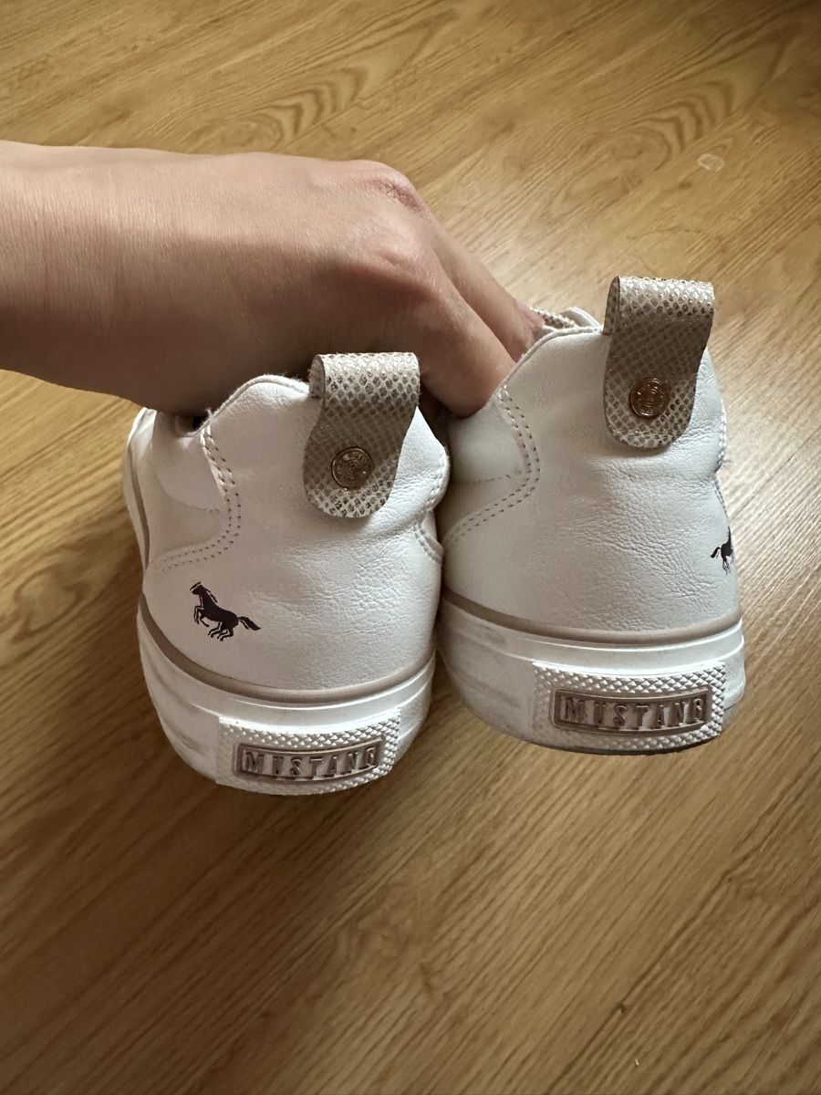 Mustang Scarpe da donna: Mustang Sneaker weiss Gr. 39 – Usato da Münsingen venduto da Secondhand89 3