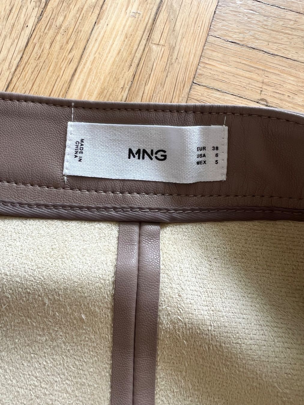 Röcke: NEU Mango Leder Jupe / Rock - Grösse 38 – Neu (gemäss Beschreibung) aus Effretikon von YaMn 3