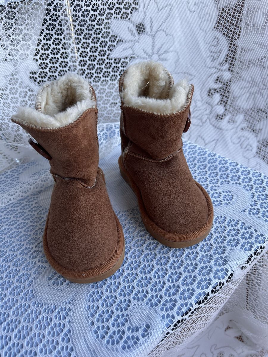 Ugg Scarpe per ragazzi: UGG enfant, point. 25 – Nuovo (secondo la descrizione) da Bernex venduto da 2ziemement 1