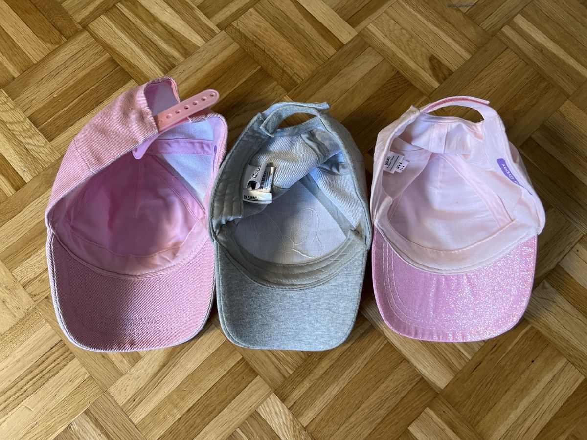 Autres vêtements fille: 3 Mädchen-Caps - Grösse 50 - 54 cm – D'occasion à Zuchwil par Commander0 1
