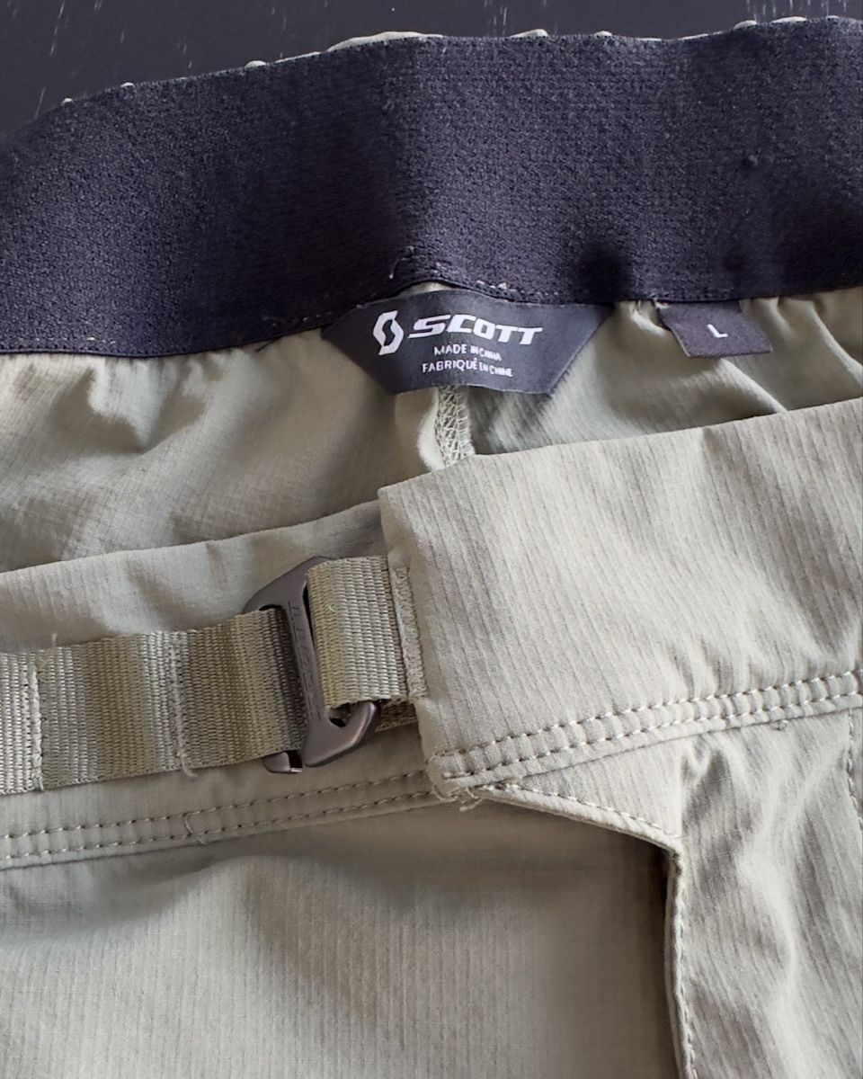 Scott Pantalons: SCOTT Trail Vertic Short - vert olive en taille L – Neuf (Voir description) à Lengnau BE par Dali. 5