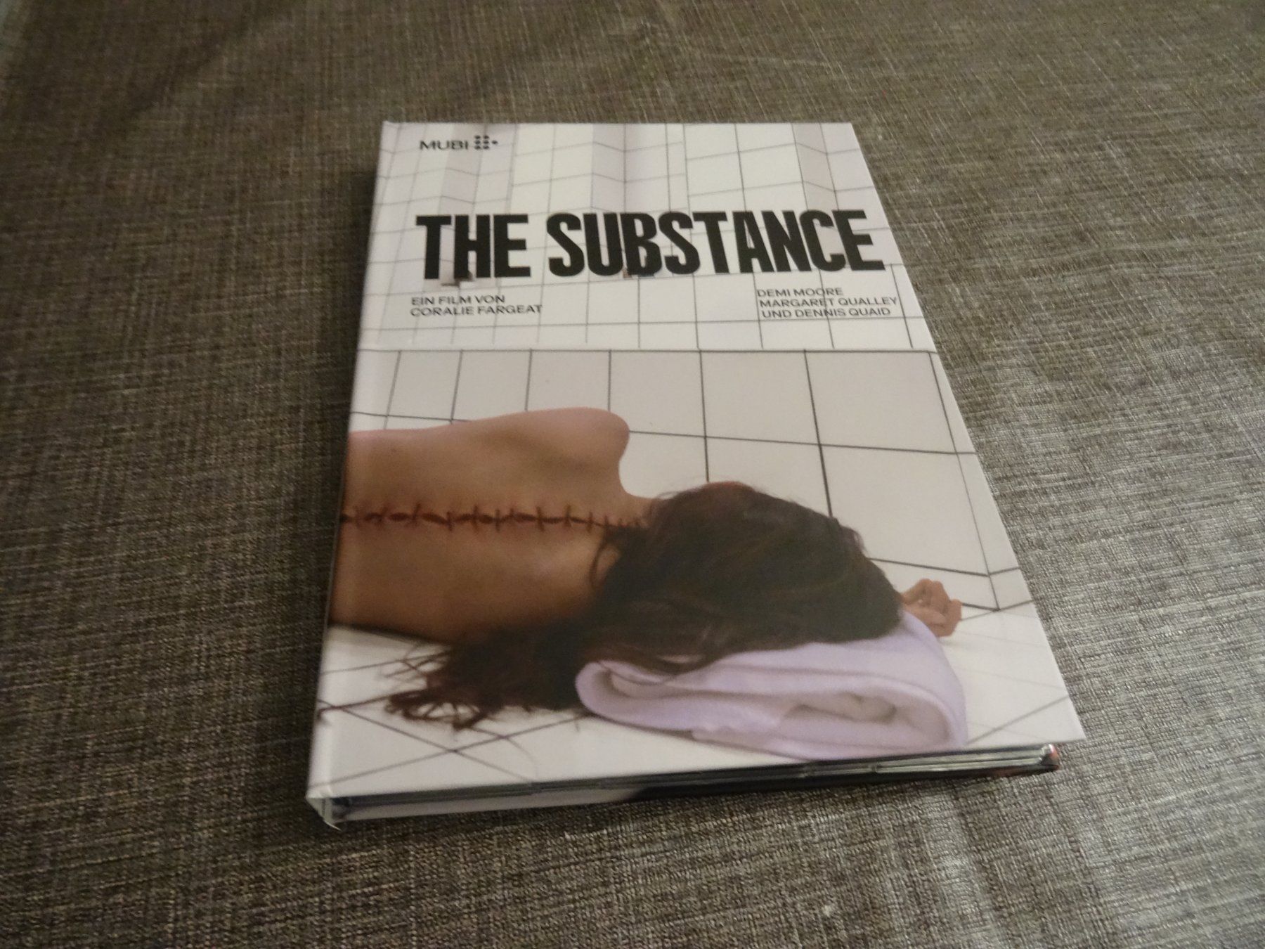 Tous les DVDs: The Substance Blu-ray Mediabook – D'occasion à Olten par Disc-Verkauf