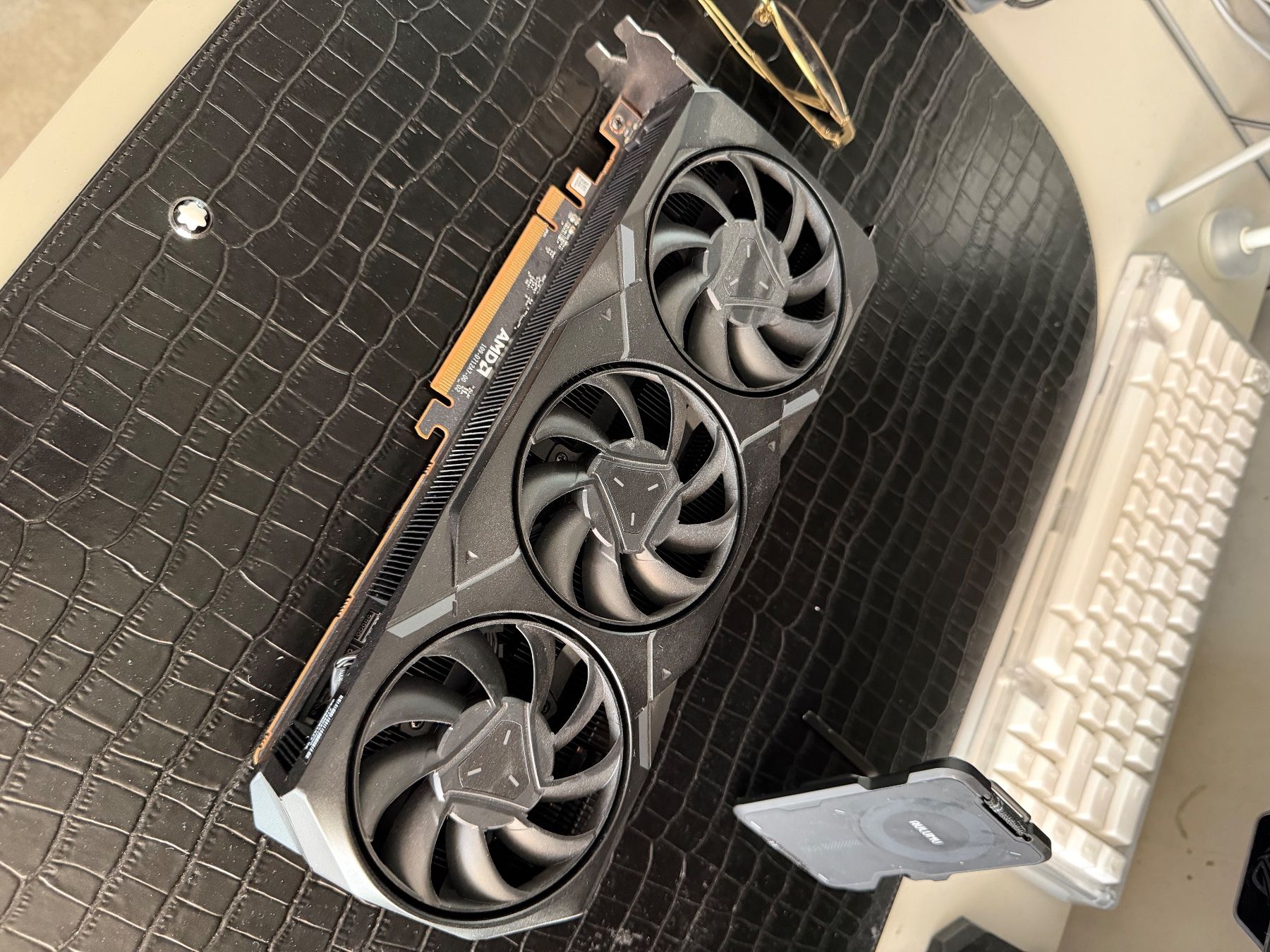 Amd Schede grafiche: Graphics Card AMD Radeon RX 7900 GRE used condition – Usato da Basel venduto da jor_8dh5