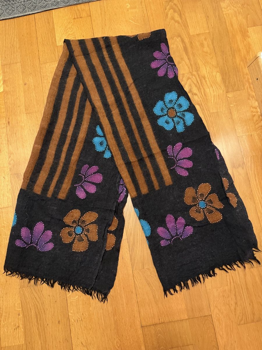 Foulards, Tücher & Schals: Wunderschöner Schal mit Blumenmuster. – Gebraucht aus Adliswil von StephanieAnnina 6