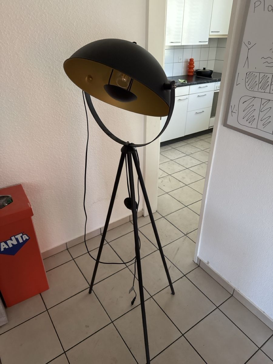 Lampen: Stehlampe Stativ – Gebraucht aus Biel/Bienne von den_6lsr