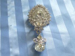 Brosche mit funkelnden  "Brillis"