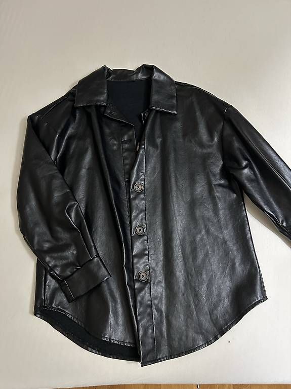 Vestes: Schwarze Lederjacke  Grösse S – Neuf avec emballage d'origine à Buttikon SZ par ruanacm